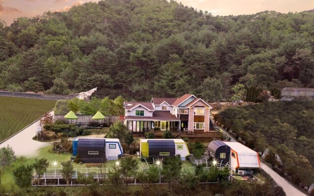 Gapyeong Poongkyungmaru Pension