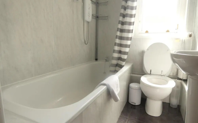 Central 2-bed Flat in Edinburgh