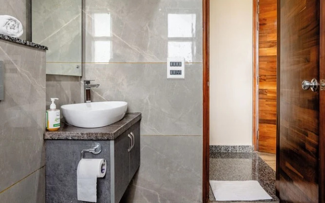 Lime Tree Hotel Medanta