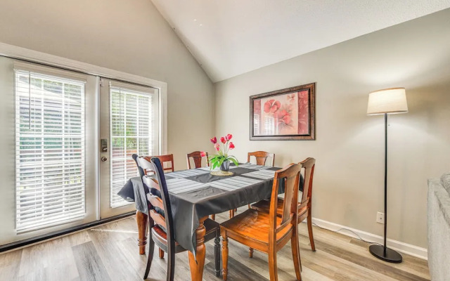 Pet-friendly Charlotte Home w/ Deck Near Uptown!