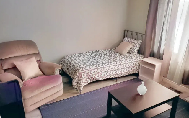 Colline-Single Room- Self Check-In