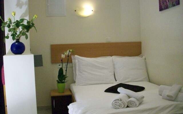 Posto studio 4 chania crete 100 m from the beach