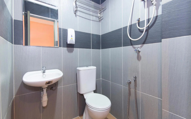 OYO 425 Hotel GS Inn