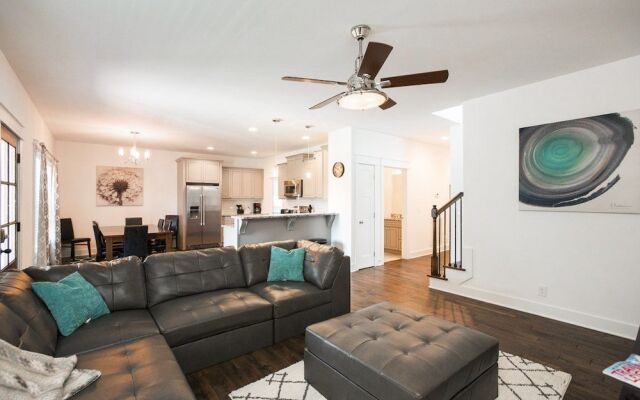 New Nashville House Near Downtown 4 Bedroom Home