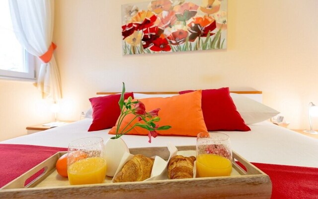 Leona & Borna Central Suites