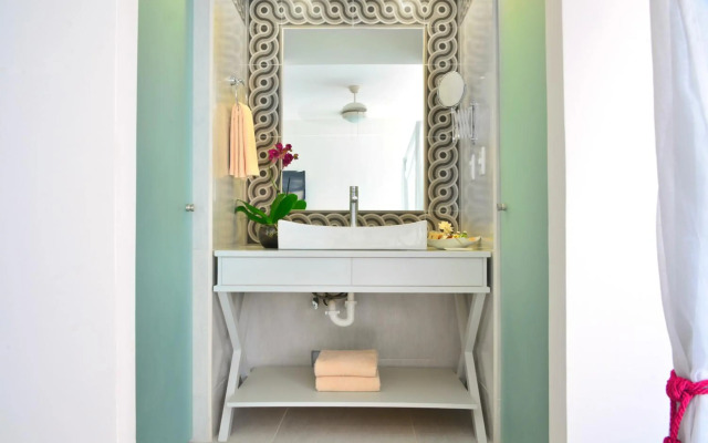 Unic Design Hotel - Near Mamitas Beach Club