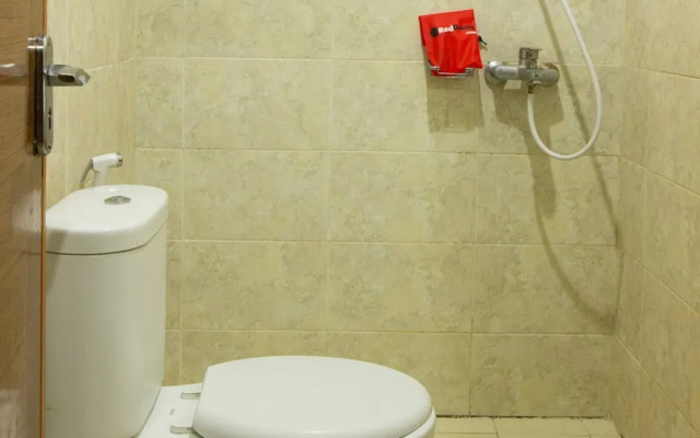 RedDoorz near Goa Panggung