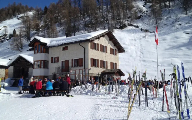Hotel Ristorante Lagrev