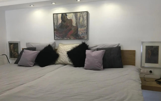 Bridge & Castle Art Apartman