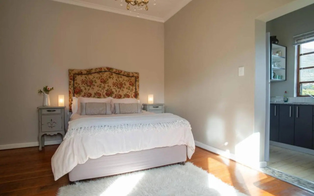 11 Deerpark Drive East