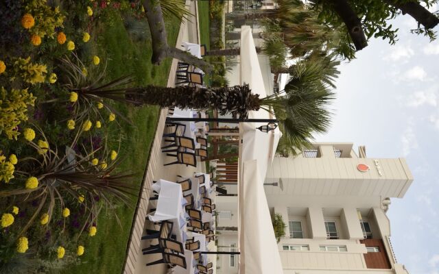 Side Resort Hotel