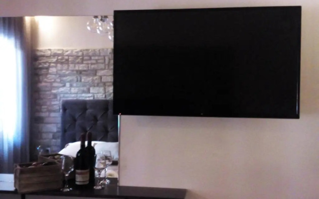 Lux Studio 1