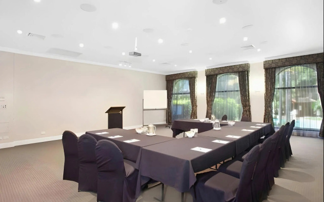 Checkers Resort & Conference Centre