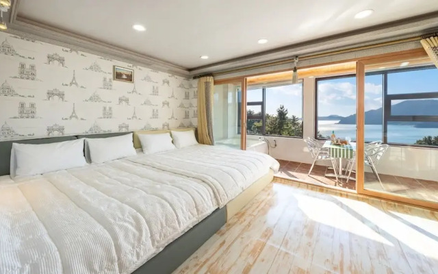 Geoje Marine Castle Spa Pension
