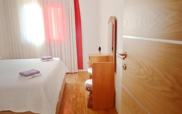 Apartment in Jasenice 42083