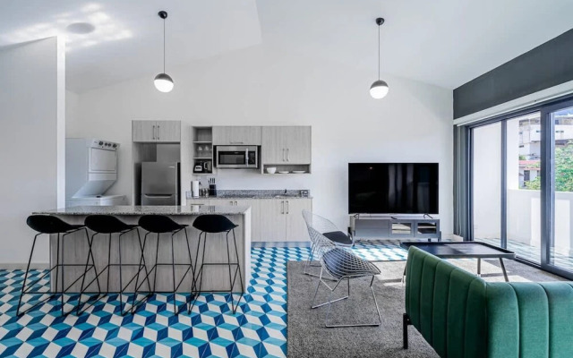 w Amazing 2BR in Santa Ana