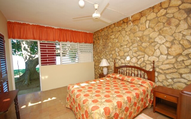 Miramar Villas, 6br by Jamaican Treasures