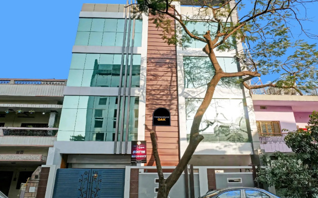 Townhouse OAK Hotel Aditya Residency