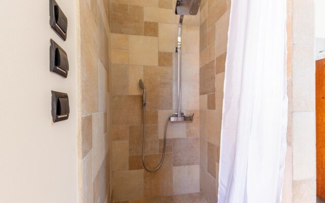 Beautiful Home in Mimice With Wifi and 3 Bedrooms