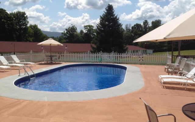 Four Winds Country Motel