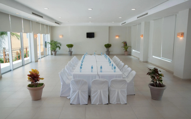 Las Flores Beach Resort