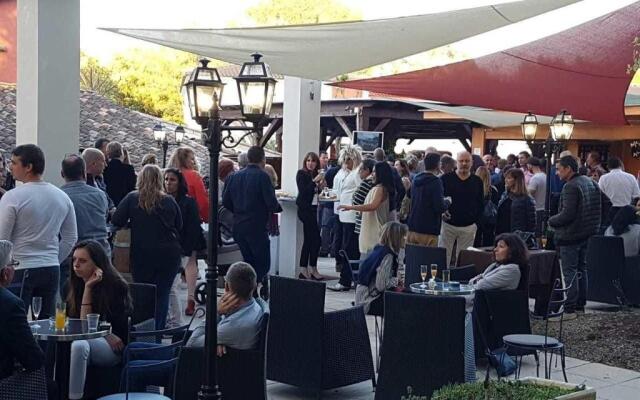 Les Pins Blancs de Provence