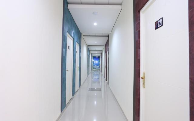 OYO 999 Garuda Guesthouse