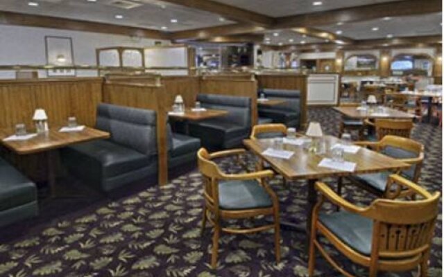 Baymont Inn & Suites Grand Rapids Near Downtown