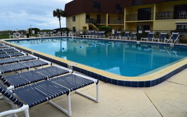 Cocoa Beach Club by Happy Palm Stays