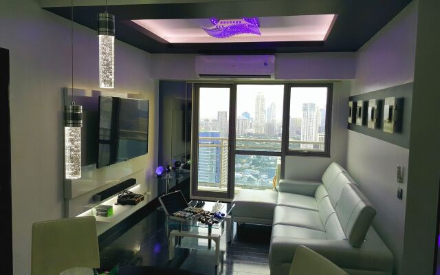 Lower Penthouse Unit in Acqua Residences