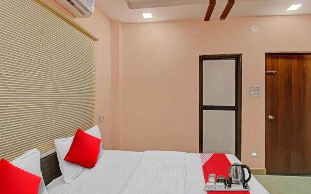 OYO Raj Hotel