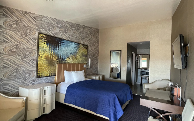 Crown Motel