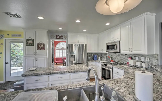 Welcoming Tehachapi Home w/ Deck & Grill!