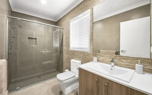 Pet Friendly, new House Peregian Breeze Drive, Peregian Beach