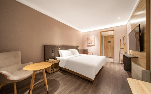 HanTing Hotel (Jinan Qilu Software Park Shuntai Plaza)