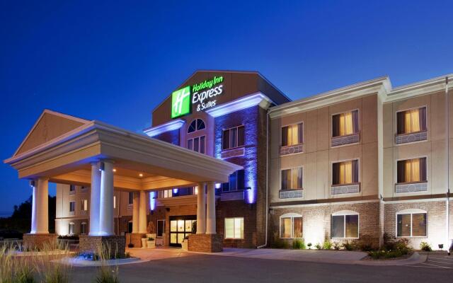 Holiday Inn Express & Suites Cherry, an IHG Hotel