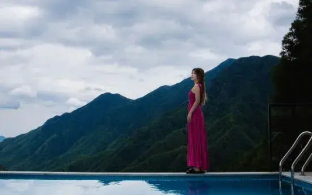 Yinchuanju Anji Canyon View Hot Spring Resort
