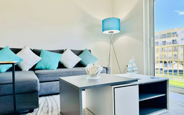 Waterfront 1BR Parking Walk to the Beach