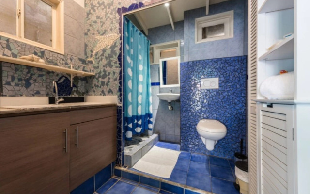 Sunflower Villa Studios By Cmd