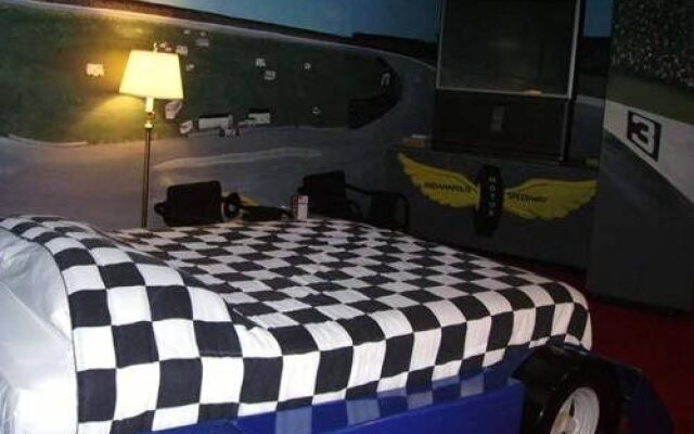 Red Carpet Inn & FantaSuite Hotel