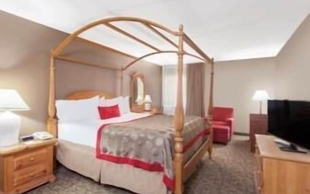 Ramada by Wyndham Fresno North