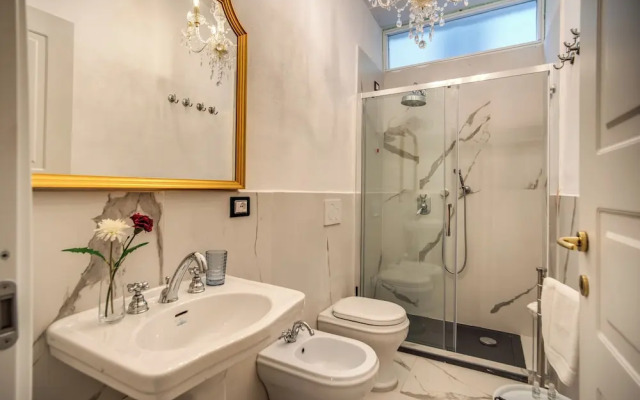 White Mirror  Apartment