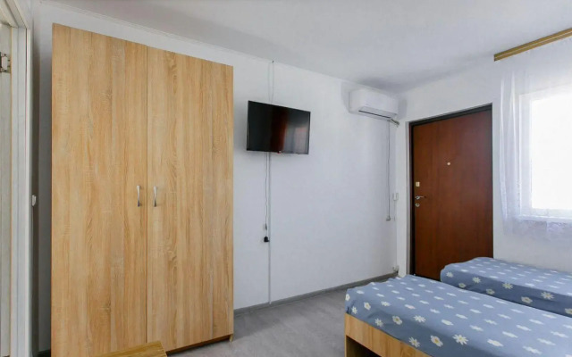 Apartments on 146B Pastushechya Street