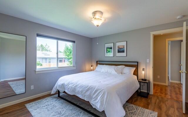 Backyard Oasis, 8min to town, fast Wi-Fi