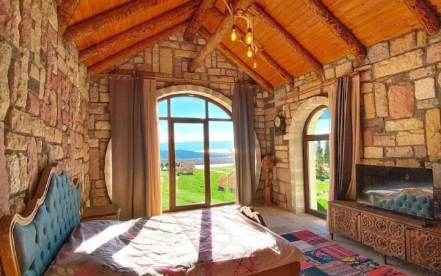 Amazing Stone House With Private Pool in Iznik
