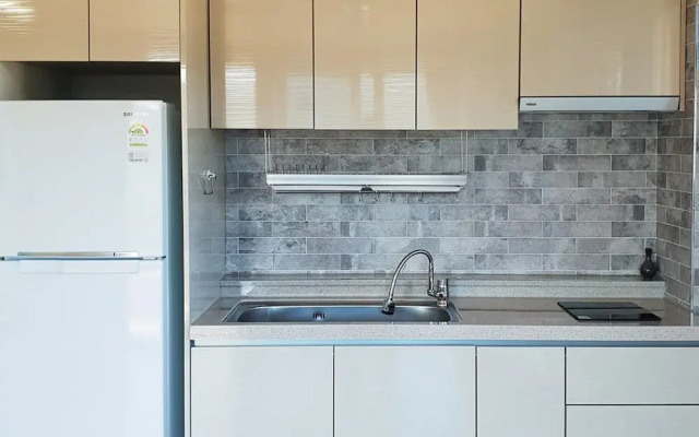 Pyramid Red Clay Pension