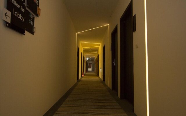 G11 Hotel
