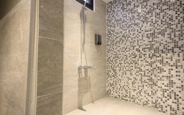 Ease Bed and Breakfast