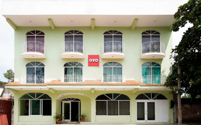 OYO Hotel Estacion,José Cardel,Parque Central Revolución