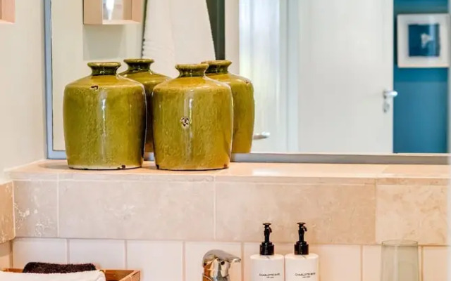 Secure 2bed Apartment in the Marina Carradale 002